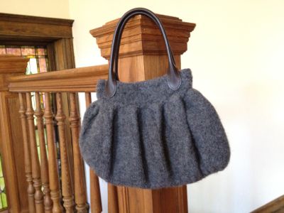 Felted wool bag with pleats