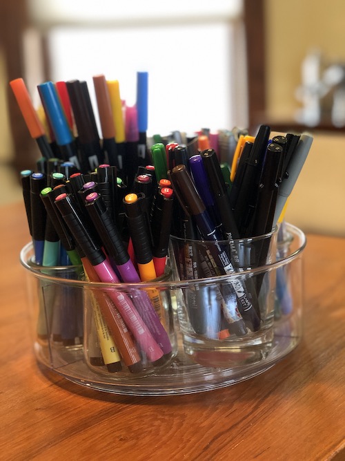 Organizing lettering pens